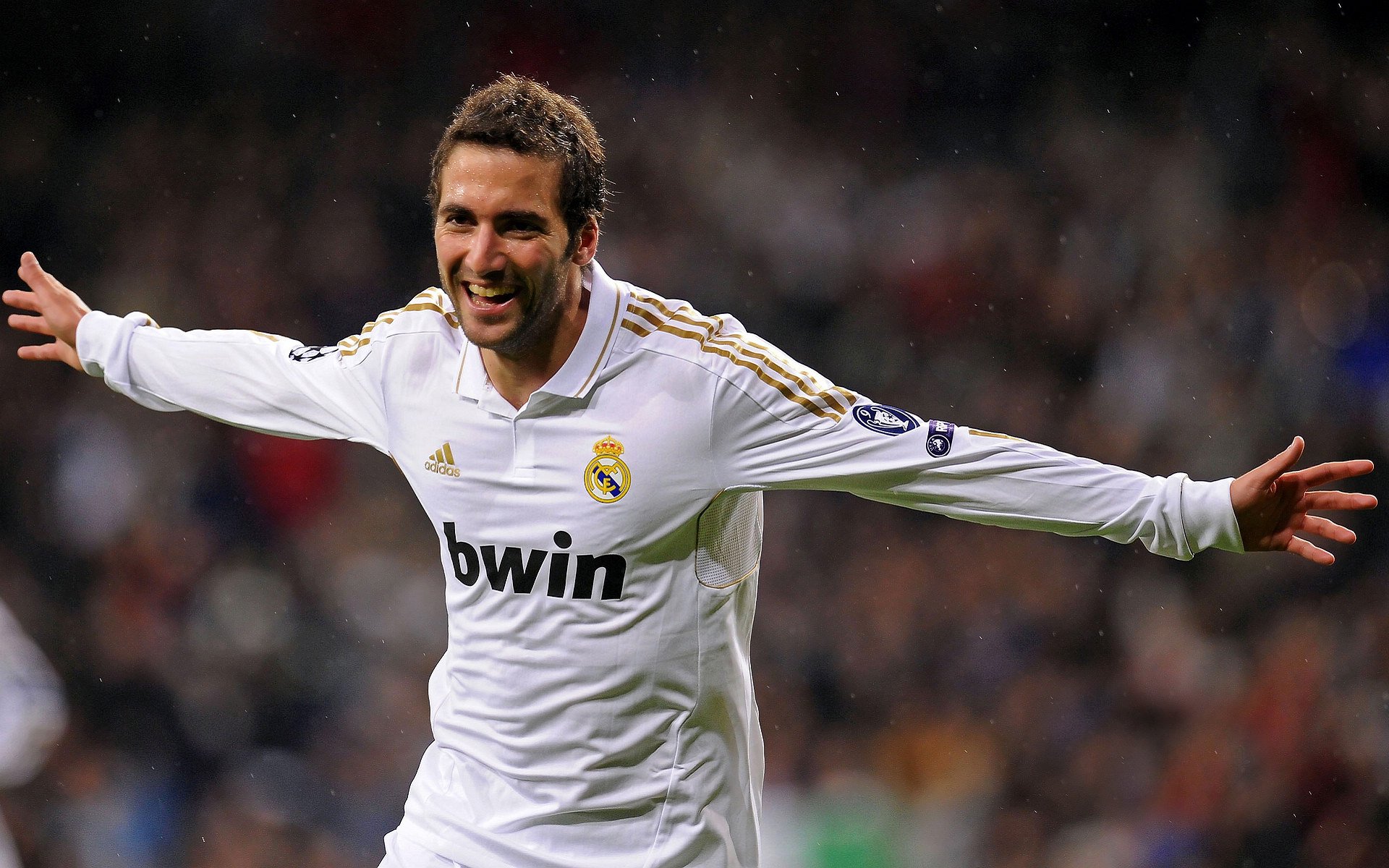 柏林联队球员奋力拼搏,最终战胜对手,柏林联合新球衣