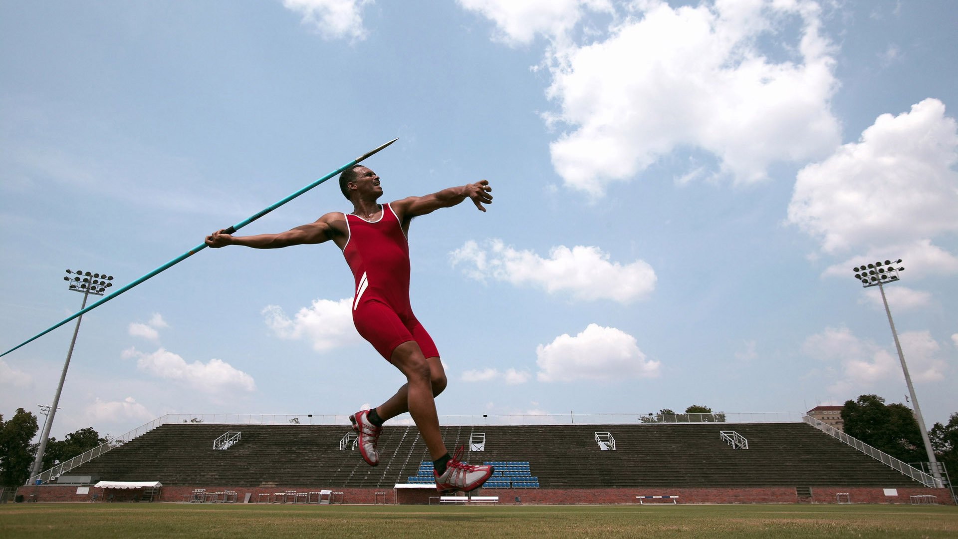 九游下载官网-重要比赛的精彩时刻重温，比赛重在参与的例子